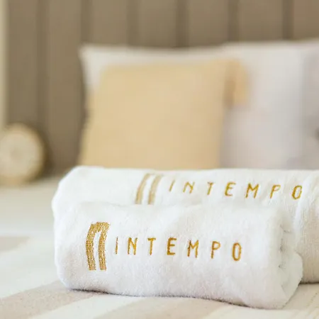 Intempo By Holuxe - 051- 5th Floor 베니돔